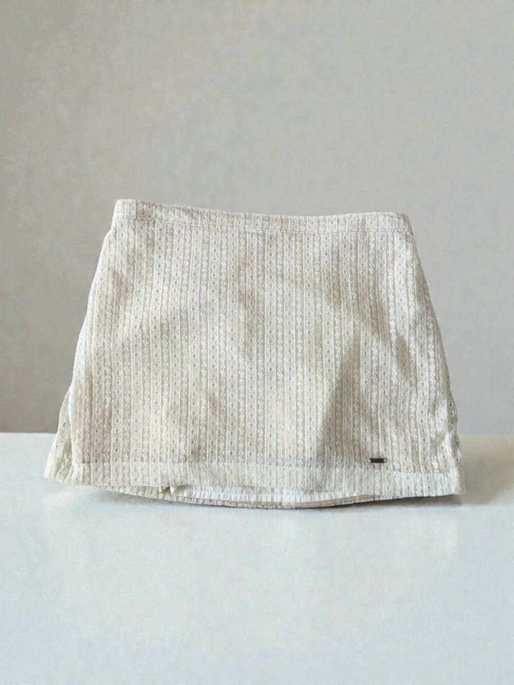 HOLLISTER Women's Cream Mini Skirt Size Small